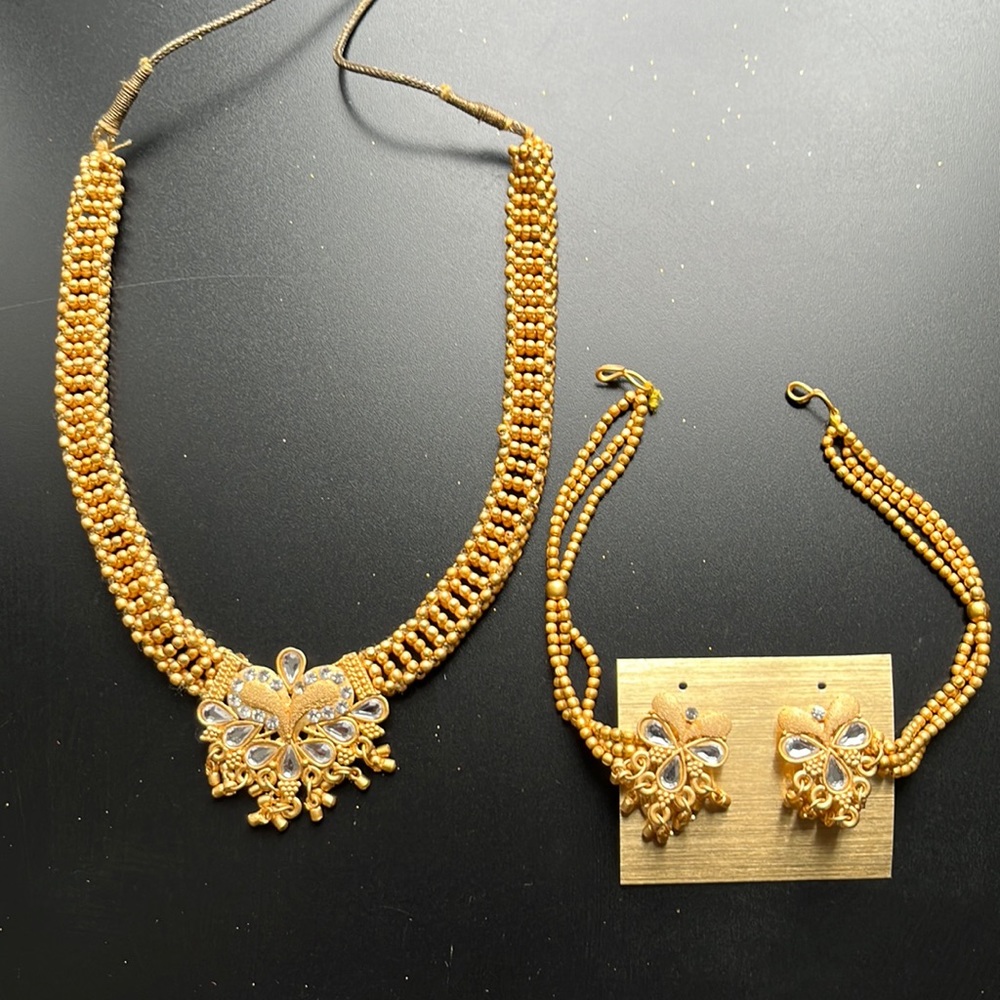 🌞 Stunning golden party set